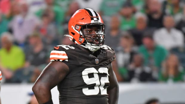 Aug 17, 2023; Philadelphia, Pennsylvania, USA; Cleveland Browns defensive end Sam Kamara (92) against the Philadelphia Eagles at Lincoln Financial Field.